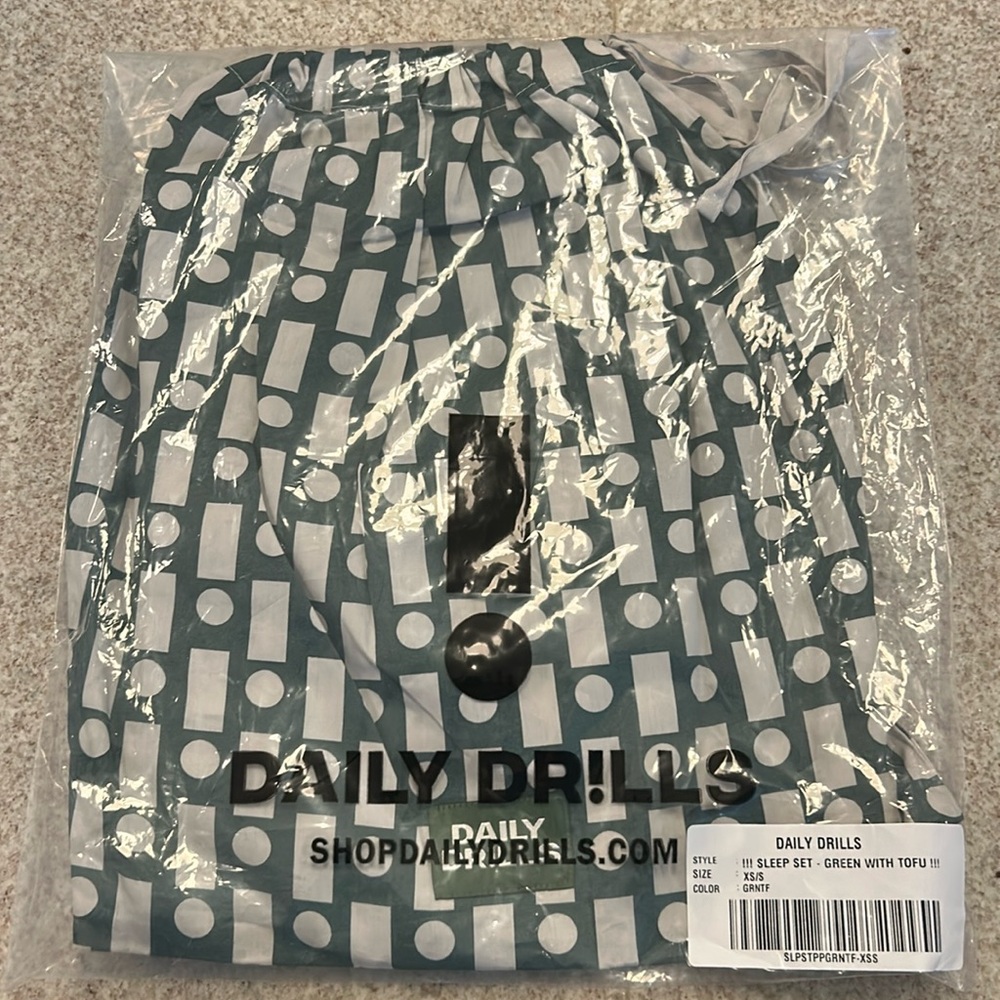 NWT Daily Drills Sleep Set Pajamas Green and Cream